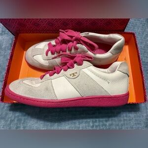 Tory Burch Ivory and Pink Sneakers with Retro Modern Design women’s size 6 EUC
